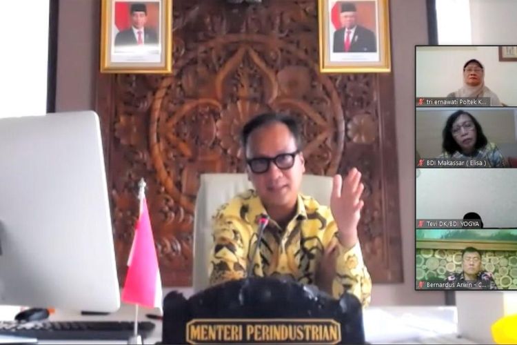 Menteri Perindustrian Agus Gumiwang Kartasasmita saat melakukan webinar virtual di lingkup internal kementeriannya, Rabu (10/6/2020).