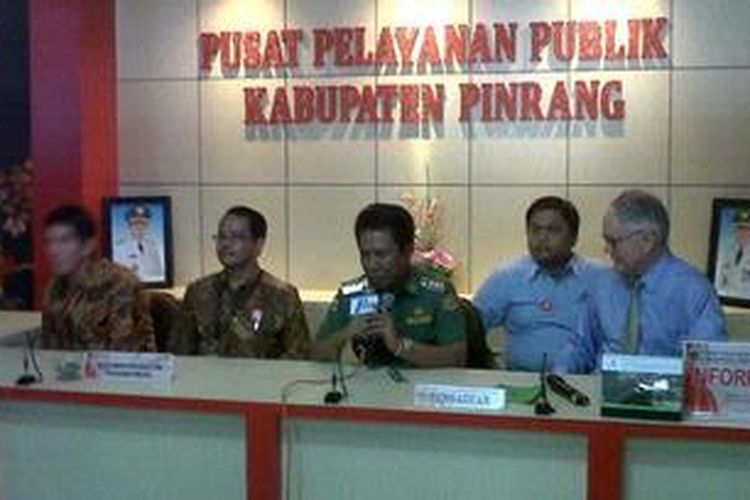 Di depan KPK, Bupati Pinrang berjanji tidak akan korupsi.
