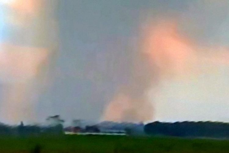 Asap Karhutla TN Way Kambas Tembus Permukiman, Warga Tegal Yoso Mengeluh Sesak dan Mata Pedih