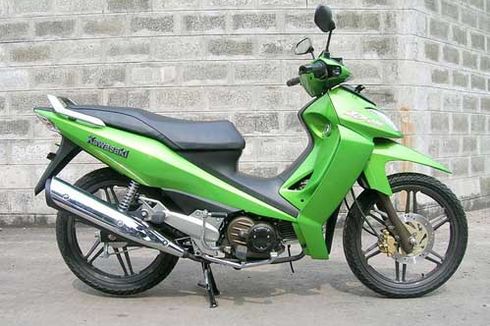 Kawasaki ZX130, Motor Bebek dengan Tangki Bensin di Depan