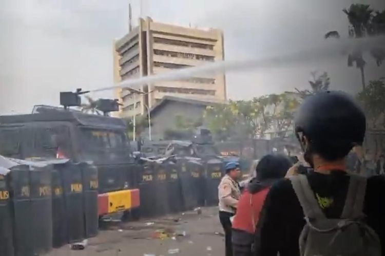 Polisi Tangkap 11 Mahasiswa Demo di DPR, 5 Ditetapkan Tersangka