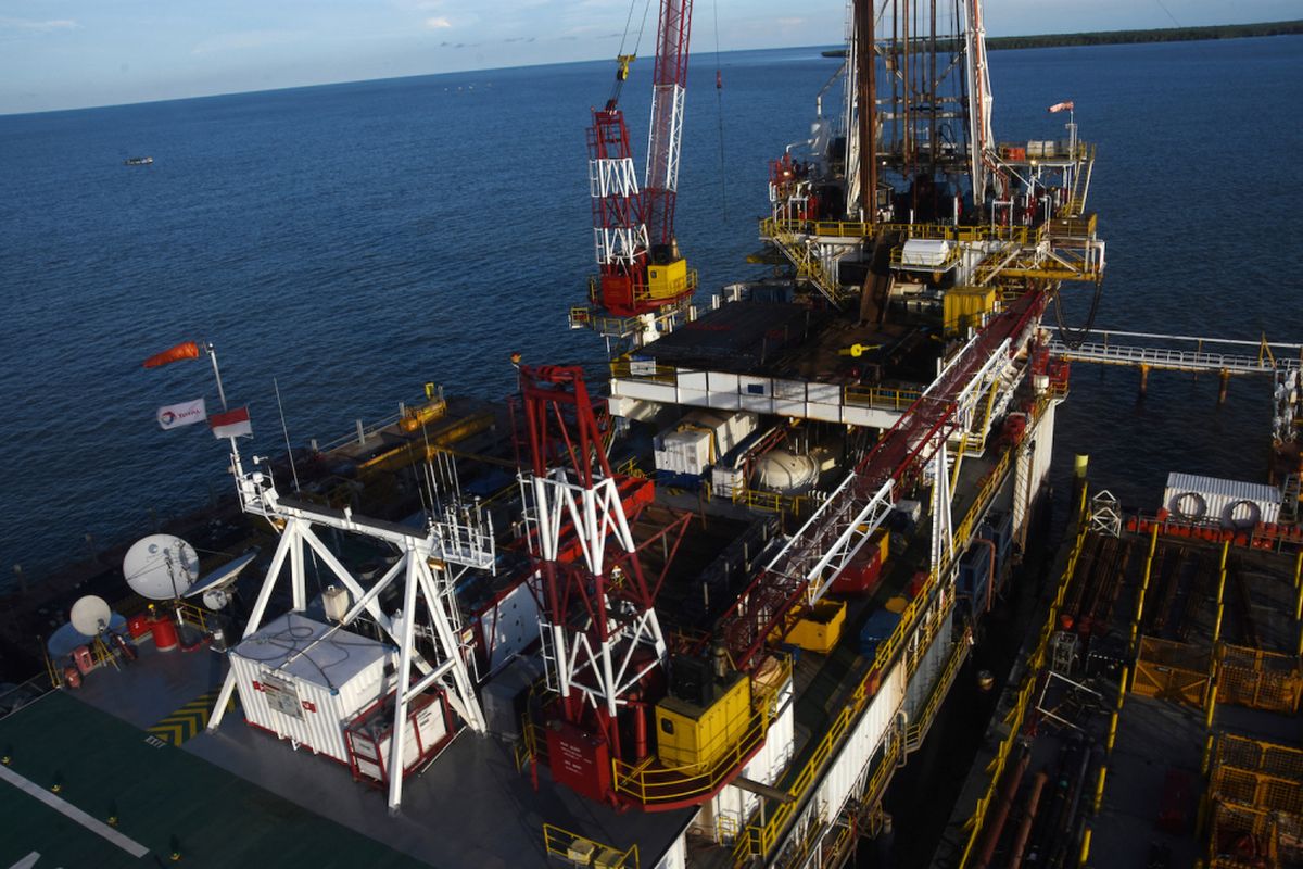 Suasana pengeboran sumur di RIG Maera, South Tunu, Blok Mahakam, Kalimantan Timur.