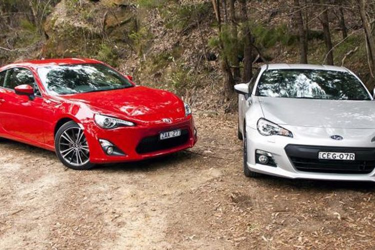 Toyota 86 dan Subaru BRZ.