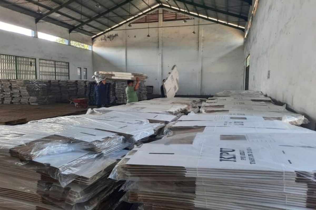 Gudang Logistik KPU Kabupaten Situbondo di Jalan Basuki Rahmat, Kecamatan Panji, Kabupaten Situbondo, Provinsi Jawa Timur.
