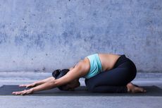 3 Gerakan Yoga yang Dapat Meringankan Nyeri Haid