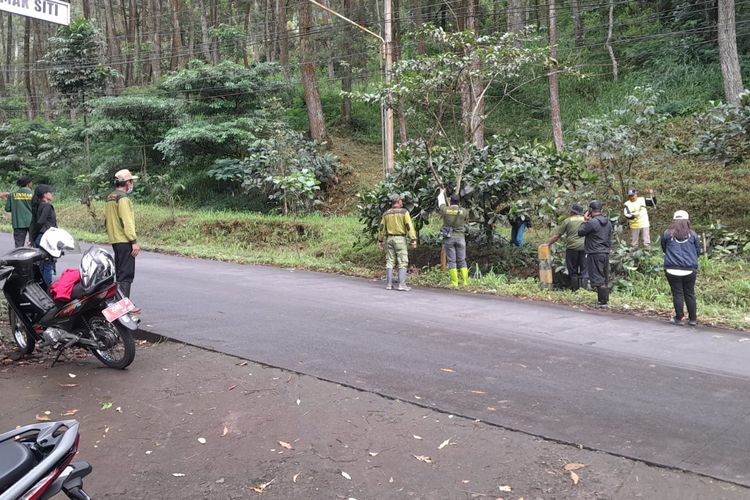 Lokasi pembangunan jalur penyelamatan yang dilakukan warga kawasan Songgoriti, Kota Batu untuk meminimalisasi seringnya kejadian kecelakaan di Jalan Rajek Wesi atau dikenal Klemuk.