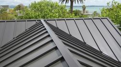 Seng Jadi Primadona Atap Rumah di RI, Luar Jawa Mendominasi