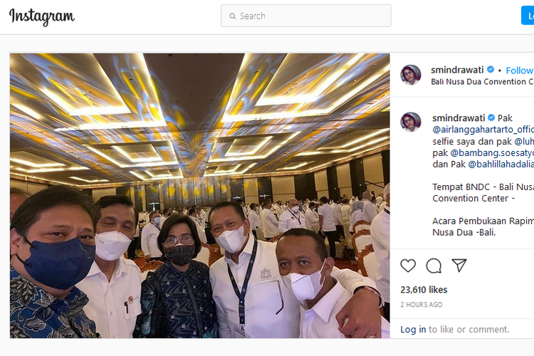 Menteri Keuangan Sri Mulyani menggunggah foto selfie bersama Ketua MPR Bambang Soesatyo, Menko Perekonomian Airlangga Hartarto, Menko Kemaritiman dan Investasi Luhut Binsar Pandjaitan, dan Menteri Investasi Bahlil Lahadalia.