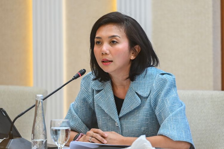 Juru Bicara Kementerian Luar Negeri Yvonne Mewengkang memberikan keterangan pers saat Press Briefing di Ruang Palapa, Kementerian Luar Negeri, Jakarta, Kamis (8/1/2026). Kementerian Luar Negeri menyatakan bahwa kondisi Venezuela saat ini berangsur normal dan belum ada rencana untuk melakukan evakuasi terhadap 37 WNI yang berada di Venezuela. ANTARA FOTO/Rivan Awal Lingga/tom.