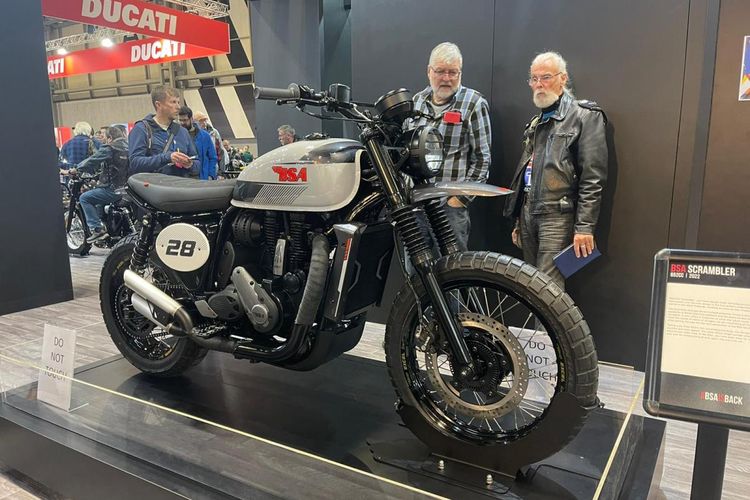 BSA memperkenalkan motor konsep BSA Scrambler, di Motorcycle Live di Birmingham, Inggris.
