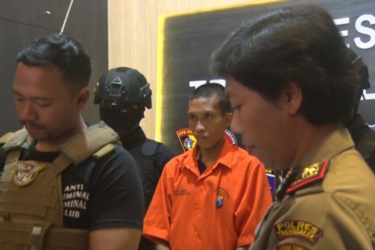 Pelaku pencurian salah satu kios di Kecamatan Durenan Jawa Timur, DItangkap polisi Trenghgalek.