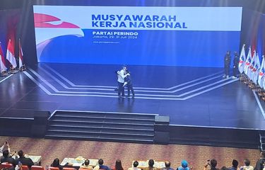 Hary Tanoe mendapuk anaknya, Angela Tanoesoedibjo menjadi Ketum Perindo yang baru di iNews Tower, Jakarta, Rabu (31/7/2024). 