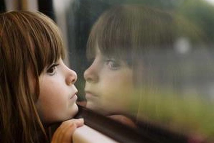 Peristiwa-peristiwa pada masa kecil tidak akan berakar kuat di dalam otak sampai usia anak 10 tahun.