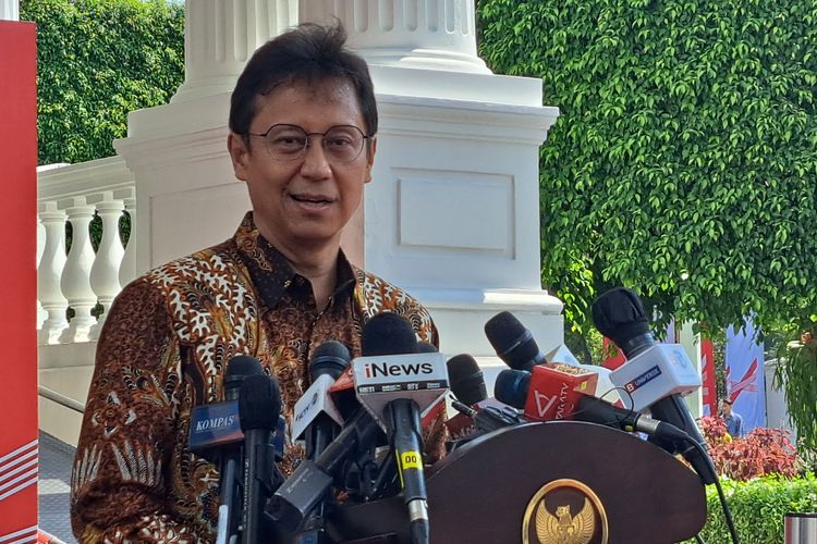 Menteri Kesehatan Budi Gunadi Sadikin memberikan keterangan pers setelah rapat terbatas terkait percepatan eliminasi tuberkulosis di Kompleks Istana Kepresidenan, Jakarta, Selasa (18/7/2023) 