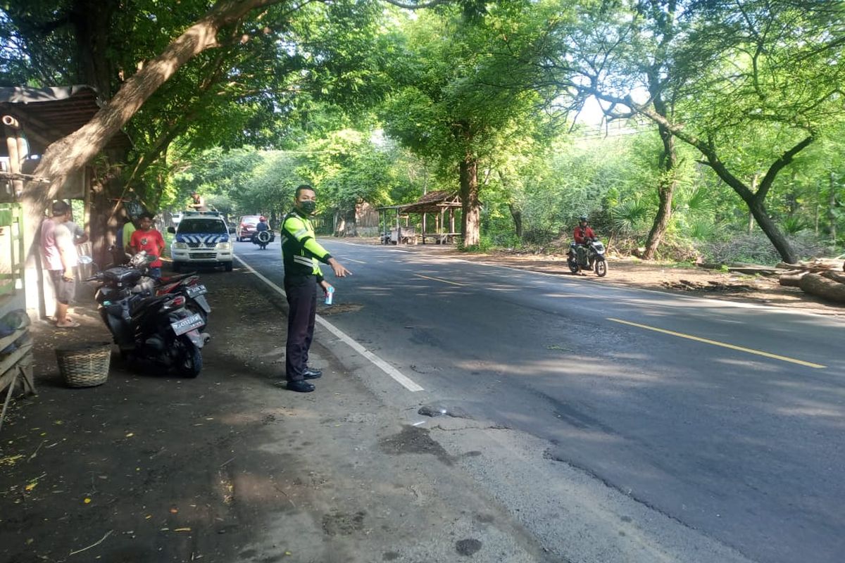Foto: Lokasi kecelakaan yang menewaskan pegawai perempuan Pemkab Situbondo, Provinsi Jawa Timur pada Selasa (20/2/2024).