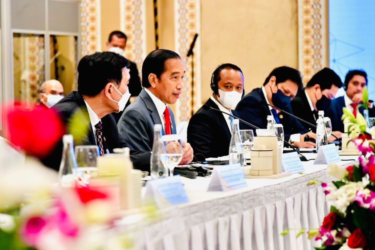 Jokowi saat menghadiri Indonesia?PEA (Persatuan Emirat Arab) Investment Forum