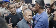 Sidang Pembunuhan Satu Keluarga di Indramayu Ricuh: Keluarga Korban Teriak Pembunuh Jangan Dibela