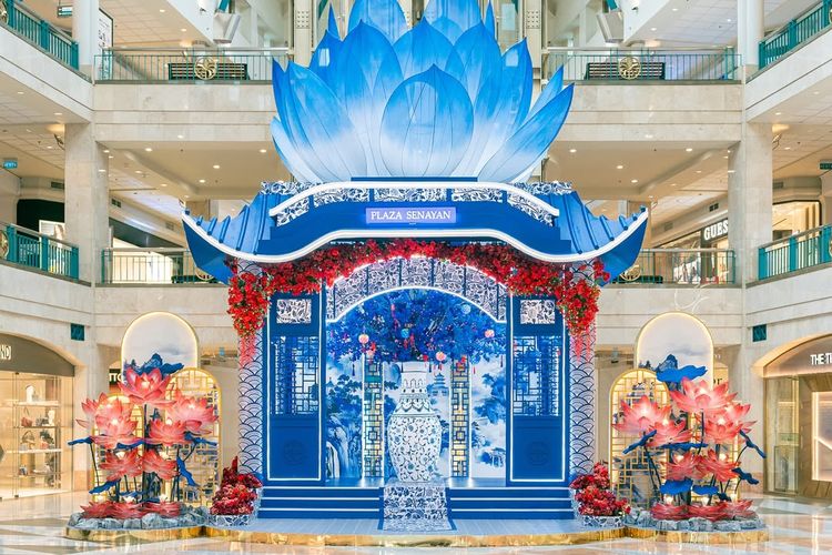 Dekorasi imlek di mal Plaza Senayan