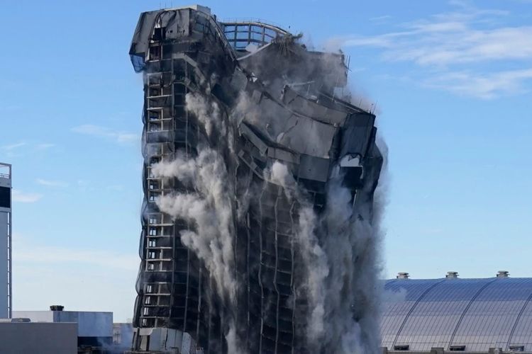 Kasino dan hotel Donald Trump yang dirobohkan di Atlantic City, New Jersey, Amerika Serikat pada Rabu (17/2/2021).