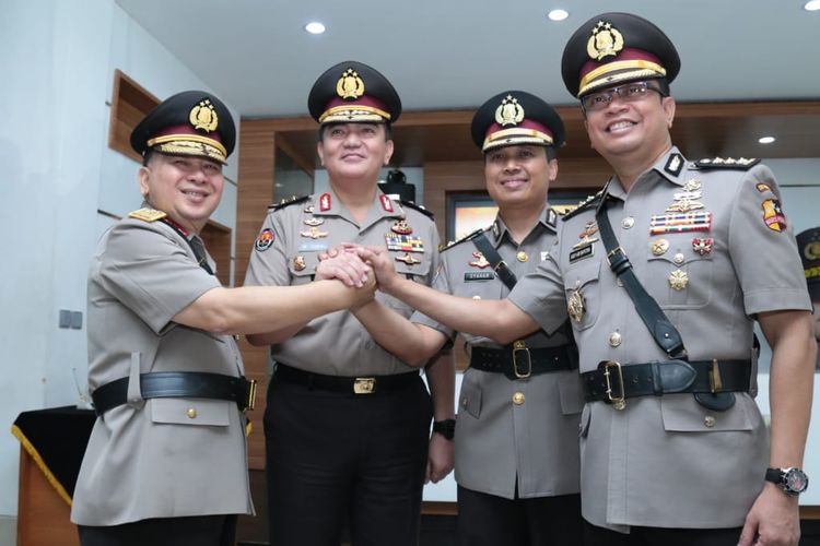 Karo PID baru Polri Kombes Pol Syahar Diantono dilantik di Gedung Humas Polri, Jakarta Selatan, Jumat (29/3/2019). 
