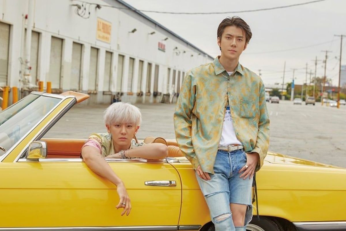 Chanyeol (kiri) dan Sehun EXO (kanan) yang tergabung dalam unit duo EXO-SC.