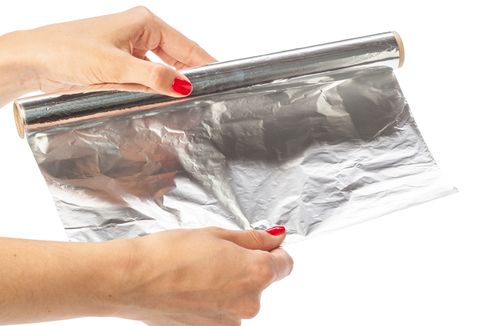 8 Manfaat Aluminium Foil di Dapur Selain untuk Membungkus Makanan