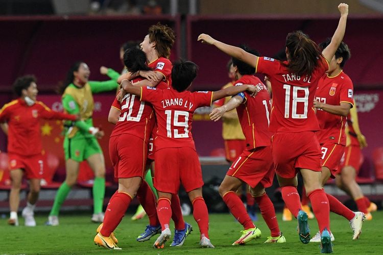 Para pemain China merayakan kemenangan atas Korea Selatan pada final Piala Asia Wanita 2022 antara China vs Korea Selatan di Navi Mumbai pada 6 Februari 2022.