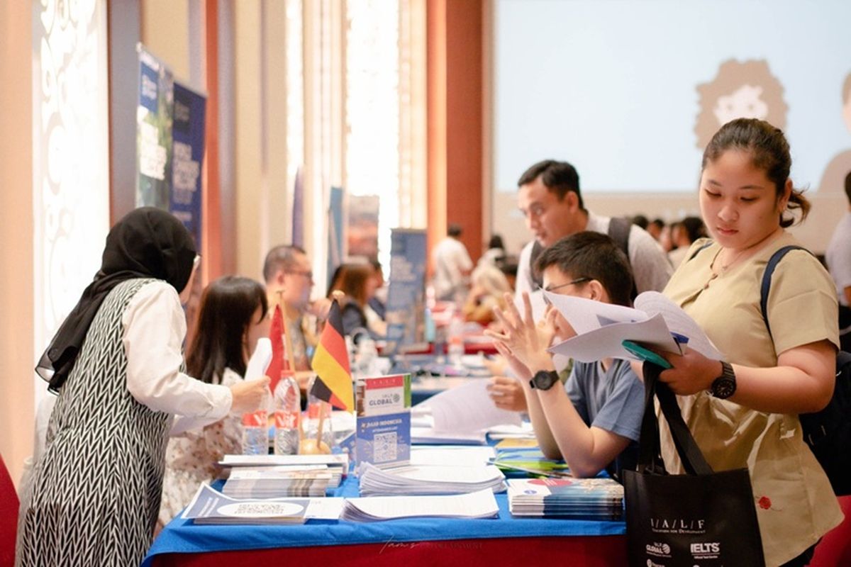  Kunjungan Booth IALF Scholarship Info Day 2024.
