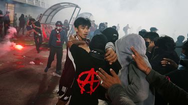 Esai Premier League dan Tantangan Sepak Bola Indonesia 