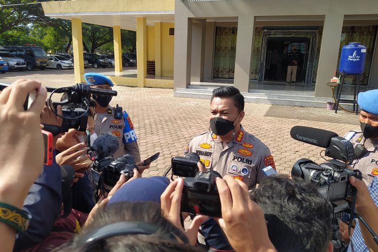 Kabid Humas Polda Aceh, Kombes Pol Winardy saat memberikan keterangan pers. Rabu (80/12/2021).