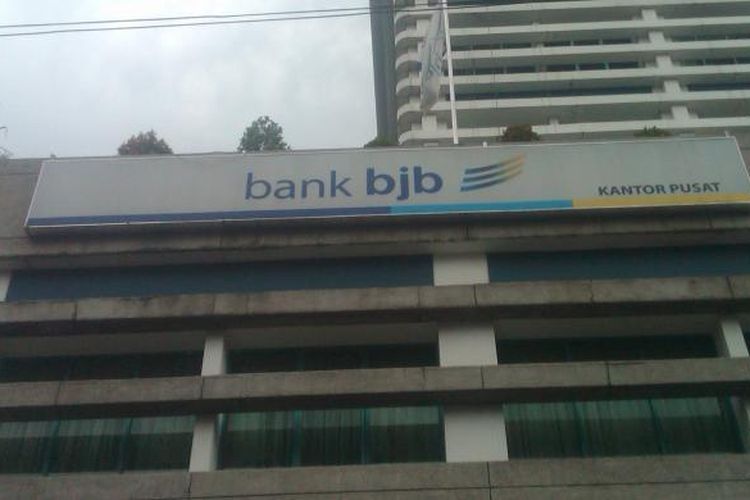 Bank Jabar dan Banten (BJB) di Jalan Naripan, Bandung, Jawa Barat. 