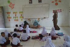 Tak Ada Kursi dan Meja, 3 Tahun Siswa SD di Aceh Belajar di Lantai