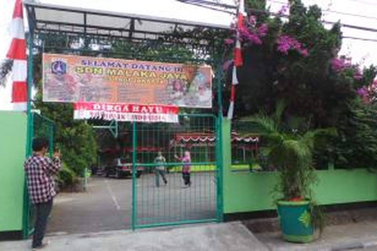 Sekolah Dasar Negeri Malakajaya 05 pagi di Duren Sawit, Jakarta Timur. Kamis (4/9/2014).