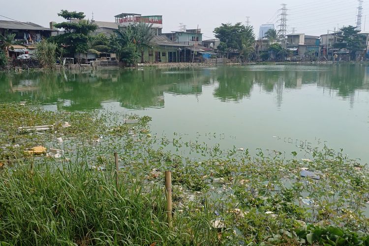 Lapangan Kobra di Jakut Bertahun-tahun Terendam Bak Danau, Apa Penyebabnya?