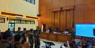 4 Prajurit TNI Terdakwa Penyiraman Air Keras Andrie Yunus Hadiri Sidang Perdana