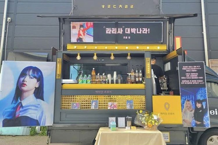 Foo coffee truck yang dikirim Rose untuk Lisa