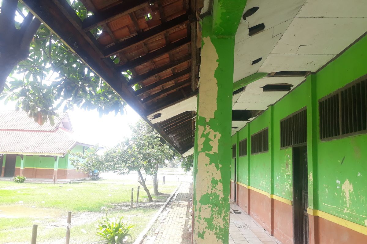 Kondisi SDN Samudrajaya 04, Tarumajaya, Kabupaten Bekasi, yang rusak parah, Minggu (19/1/2020).