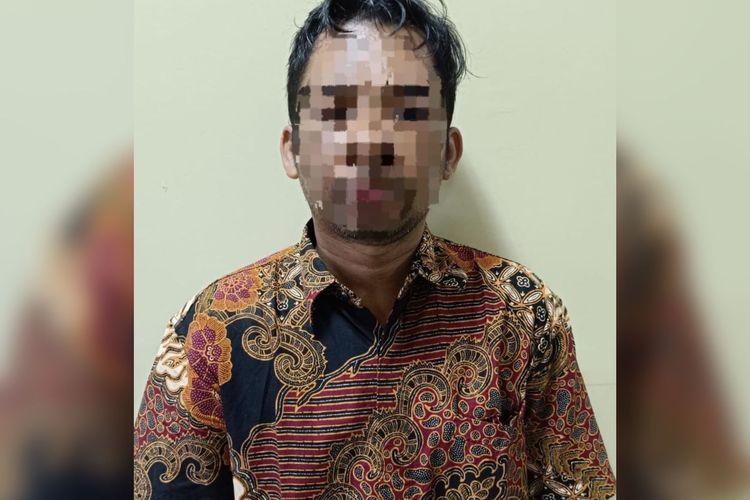 pria berinisial J (41) tega melakukan persetubuhan dan pencabulan terhadap anak di bawah umur berinisial T (13).