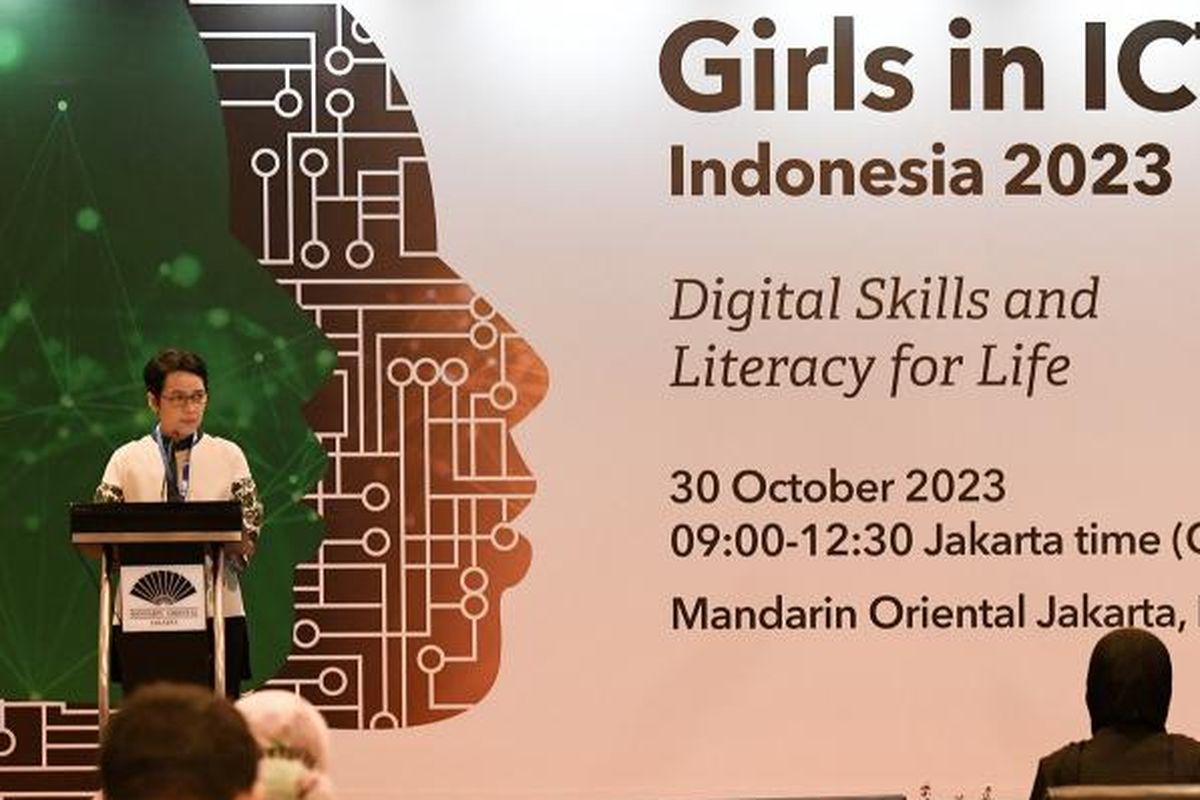 Sekretaris Jenderal (Sekjen) Kementerian Komunikasi dan Informatika (Kemenkominfo) Mira Tayyiba  dalam Forum Girls in Information and Communication Technology (ICT) Day Indonesia 2023 di Mandarin Oriental Jakarta Pusat, Senin (30/10/2023).
