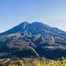 Mendaki dan Berziarah ke Gunung Lawu Saat Malam 1 Suro
