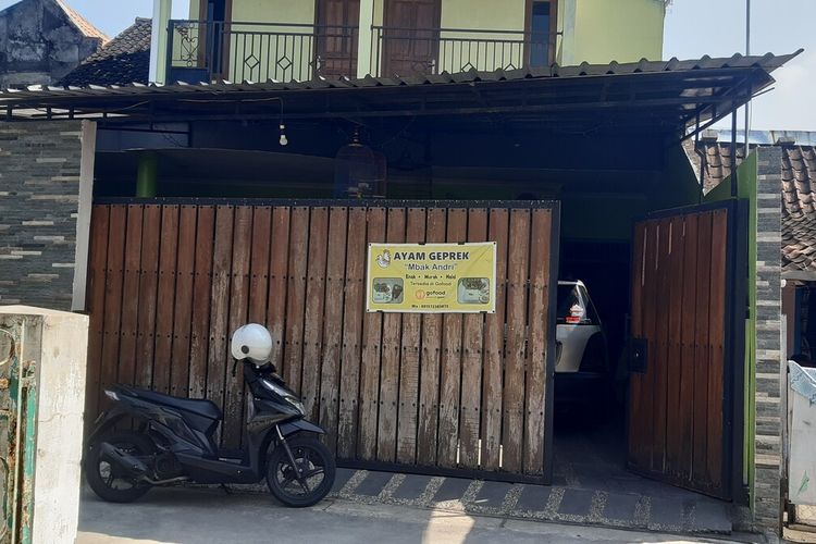 Rumah milik Nuri Andrianto (38), warga Kampung Sambeng, Mangkubumen, Banjarsari, Solo, Jawa Tengah, yang dulu pernah digunakan sebagai persembunyian seorang pemimpin senior PKI DN Aidit, Selasa (13/9/2022).