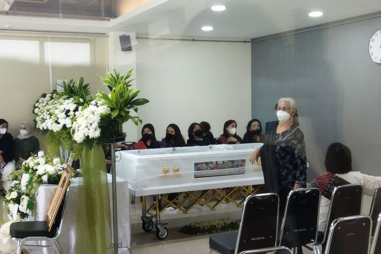 Suasana rumah duka Tabitha Ukrida soal meninggalnya ayah Marsha Aruan, Maruli Asi Budi Aruan.