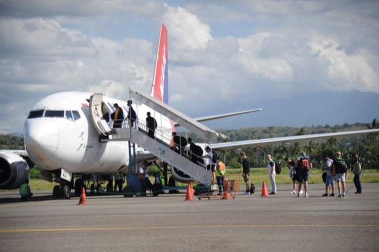 Pebalab di Bandara Sultan Kaharuddin Sumbawa