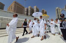 Calon Jemaah Haji Kloter 15 Embarkasi Makassar Pakai Ihram Sejak di Asrama