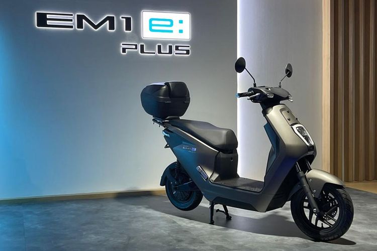 Harga resmi motor listrik Honda EM1 e: Plus