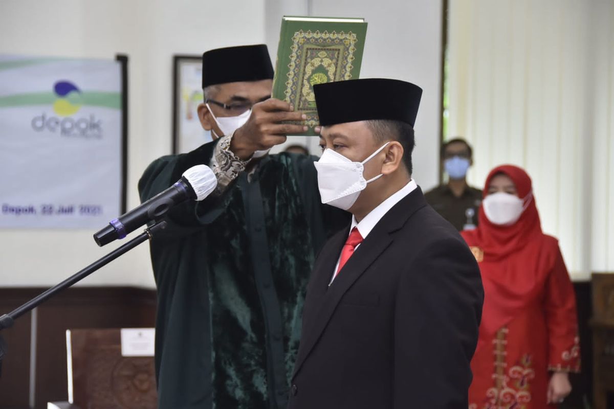 Eks Kepala Badan Kepegawaian dan Pengembangan Sumber Daya Manusia (BKPSDM) Kota Depok, Supian Suri, resmi dilantik sebagai Sekretaris Daerah (Sekda) Kota Depok, Kamis (22/7/2021).