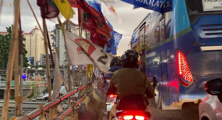 Bawaslu Persilakan Warga Copot Alat Peraga Kampanye di Masa Tenang