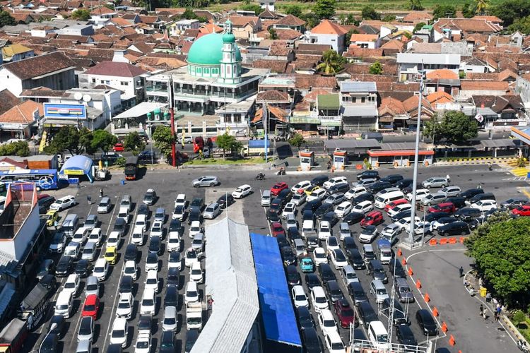 Pelabuhan ASDP Ketapang Banyuwangi dilihat dari udara 