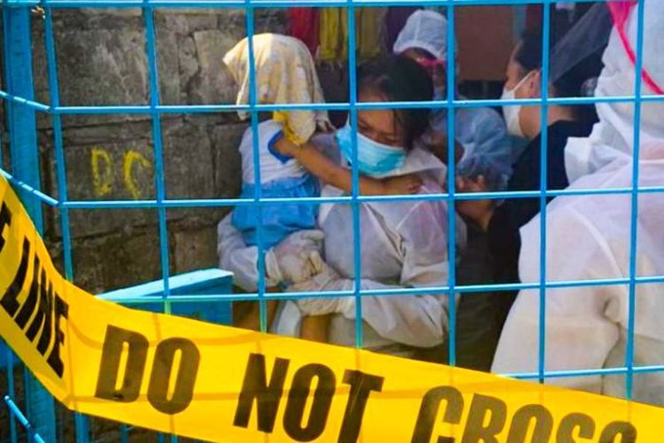Sejak Mei, 8 perempuan Filipina ditahan karena menjual jasa anak-anak mereka di internet dan 56 anak-anak diselamatkan pihak berwenang.