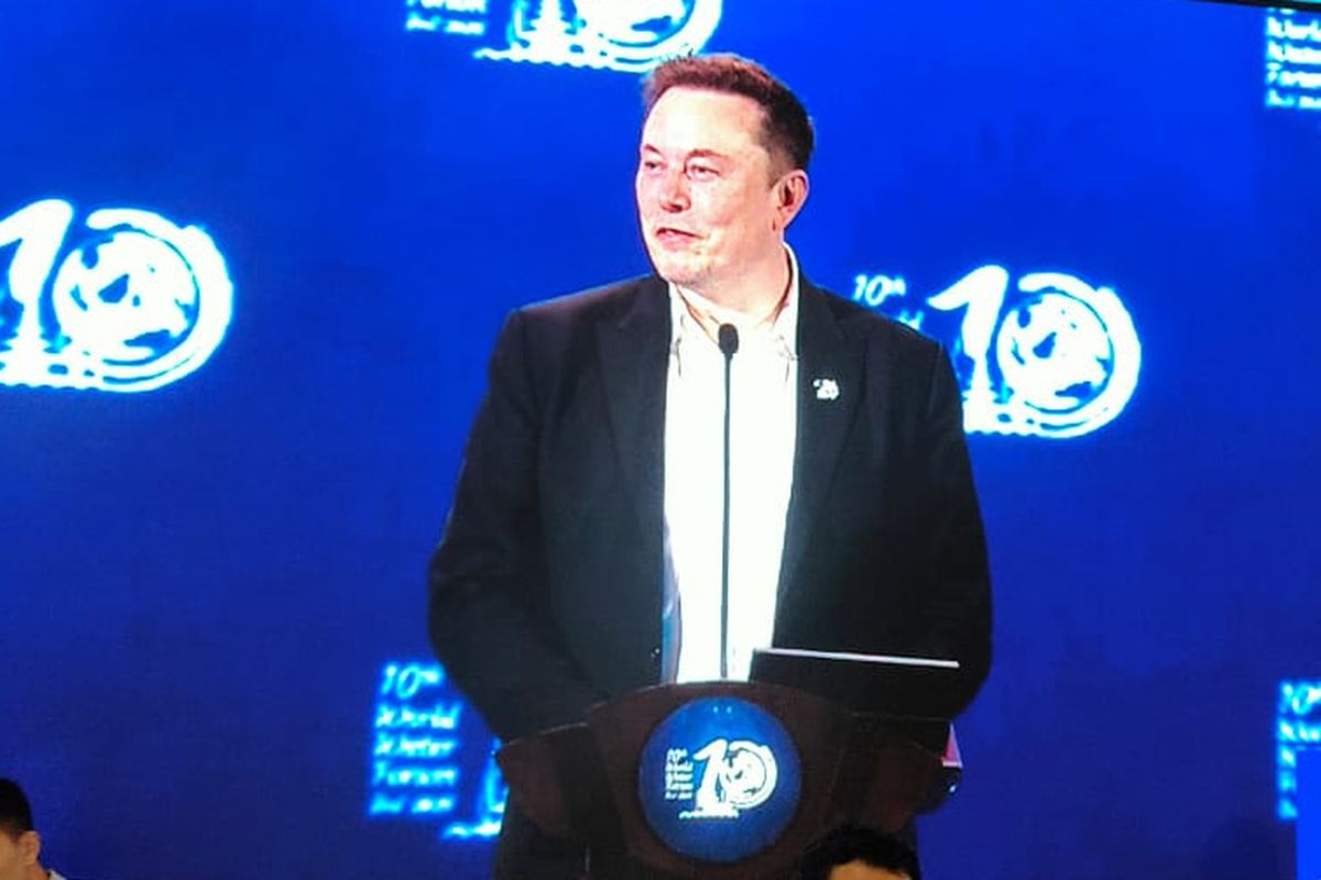 Elon Musk saat menjadi pembicara dalam pembukaan World Water Forum ke-10 di Bali, Senin (20/5/2024).